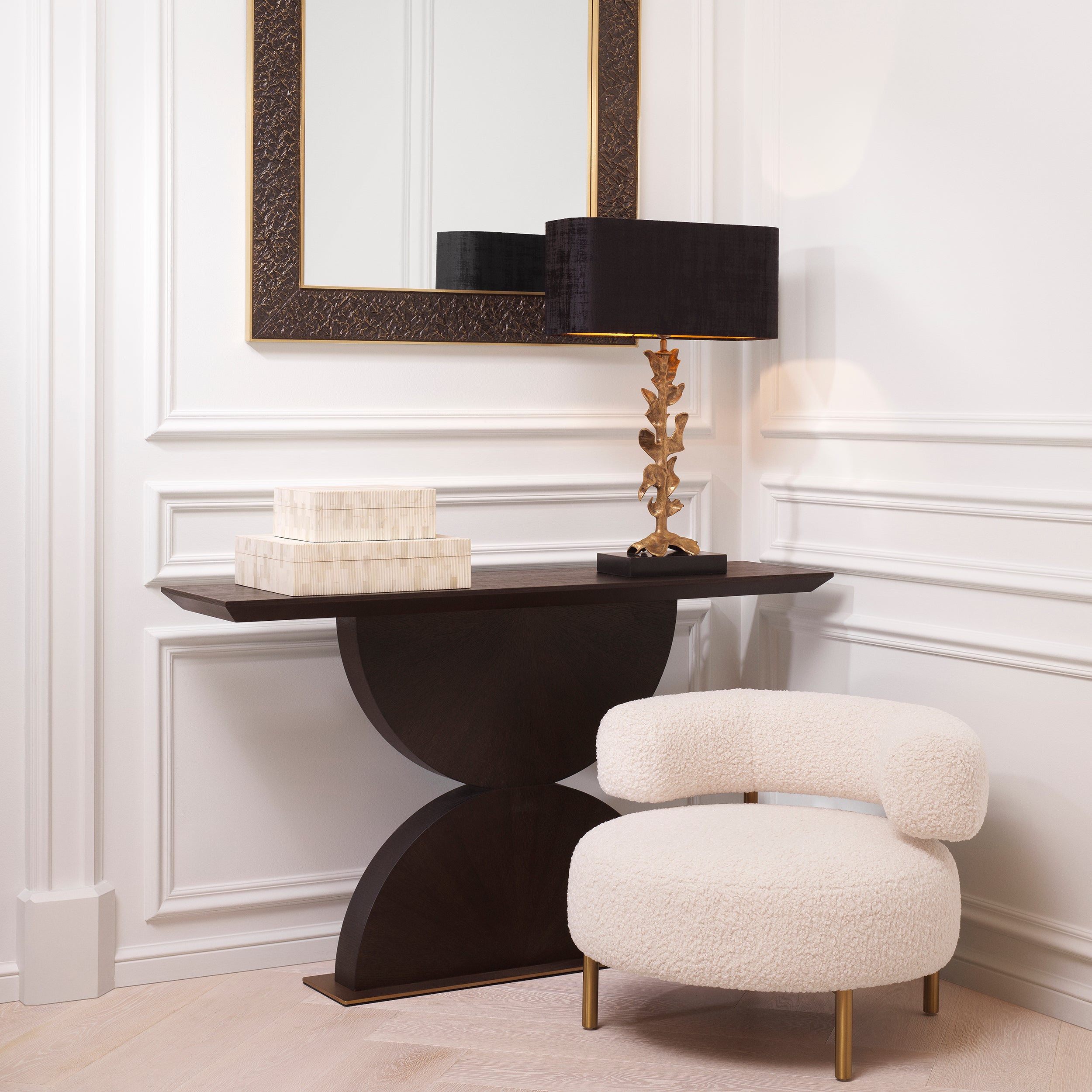 Vintage brass finish | black granite base