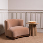 Stolik boczny Papyrus, okleina dębowa w ciepłym odcieniu