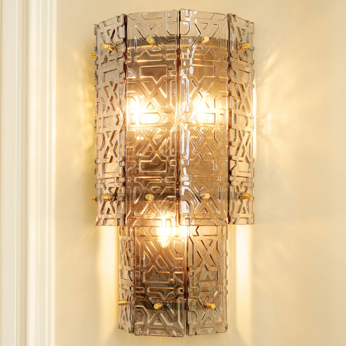 Lampa ścienna Georgette, wykończenie bronze, jasnodymione szkło