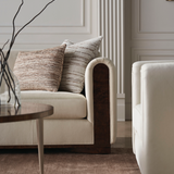 Kremowa aksamitna sofa | Caracole Dimitri | Caracole.eu.com