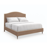 Łóżko typu king-size z platformą Camelback | Caracole Fontainebleau | Caracole.eu.com