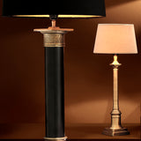 Lampa stołowa Eichholtz Cologne S, postarzane mosiężne wykończenie, zawiera klosz